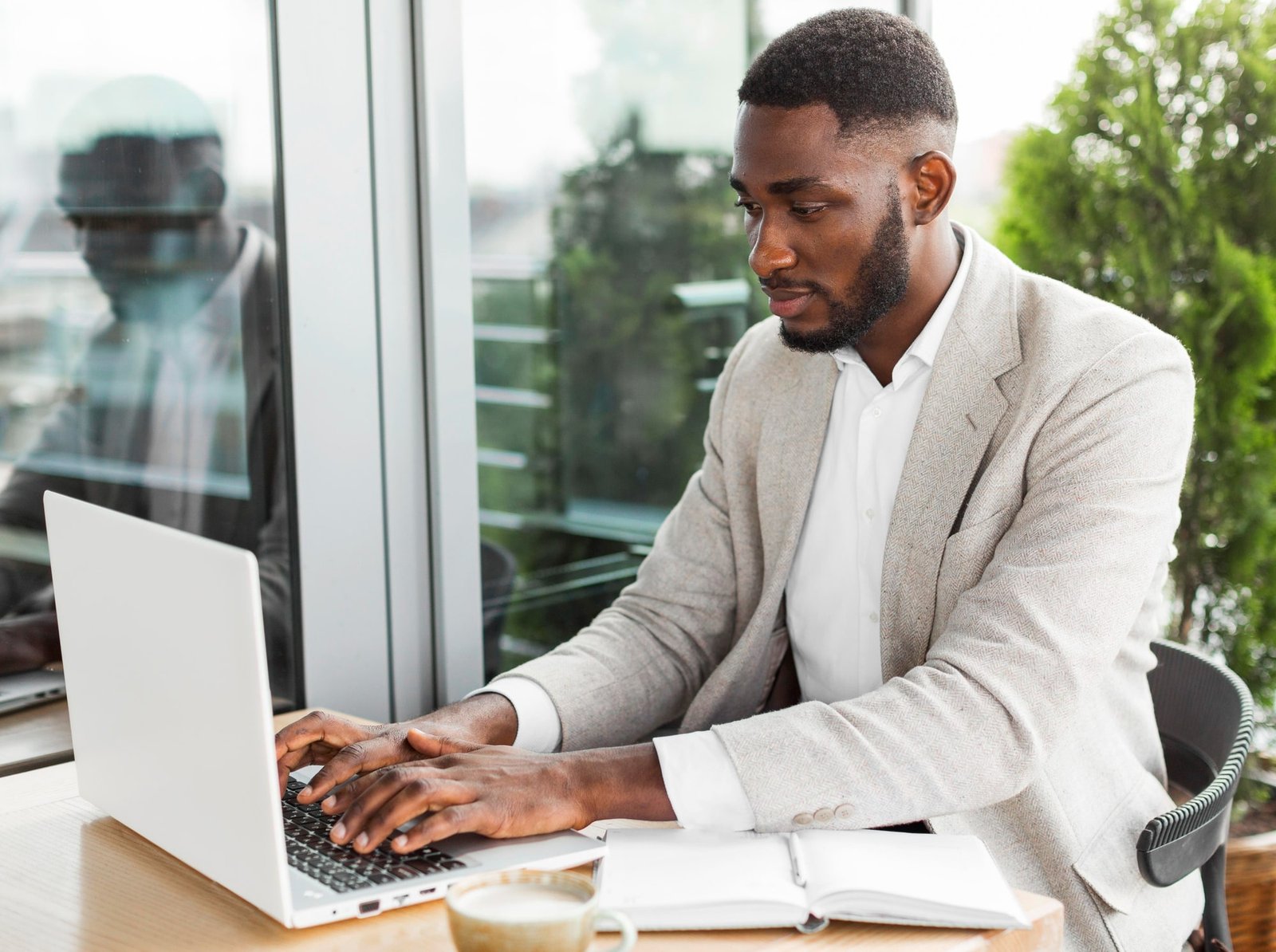 businessman-working-laptop-min